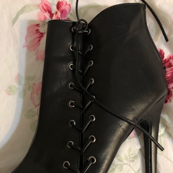 Sexy Lace-Up Booties - Picture 3 of 4